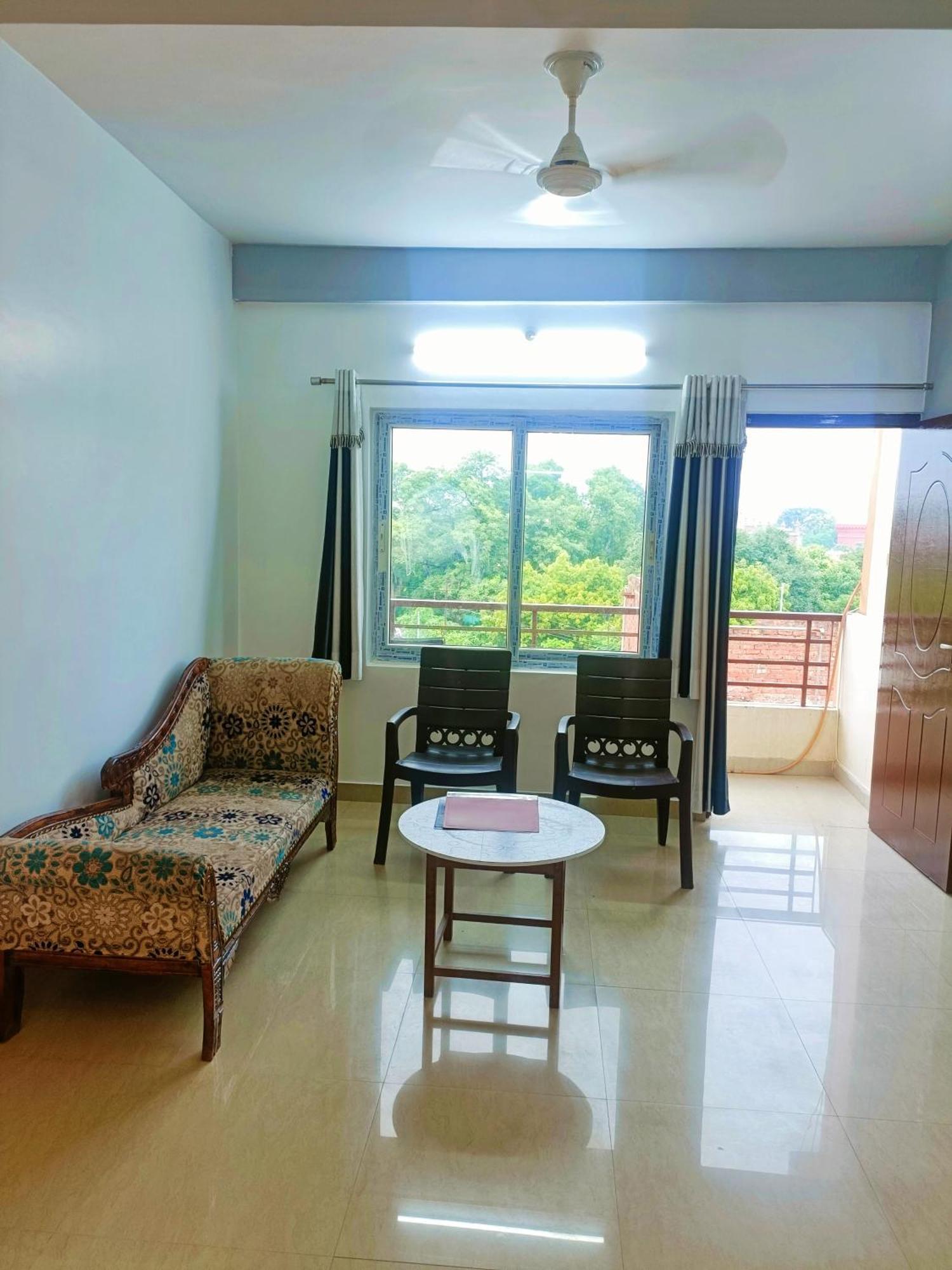 Pretty Garden View Apartment 3Bhk Furnished Flat Near Kashi Vishwanath Temple Varanasi Exterior foto